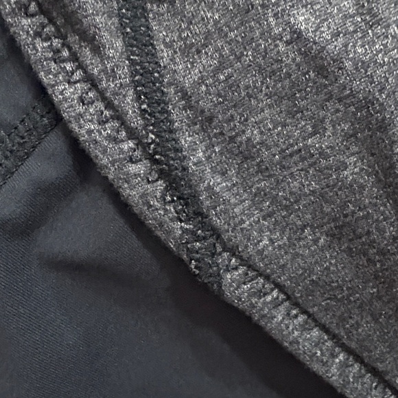 Lululemon Black and grey Women's tank Top with built in bra size 8 - Picture 6 of 8